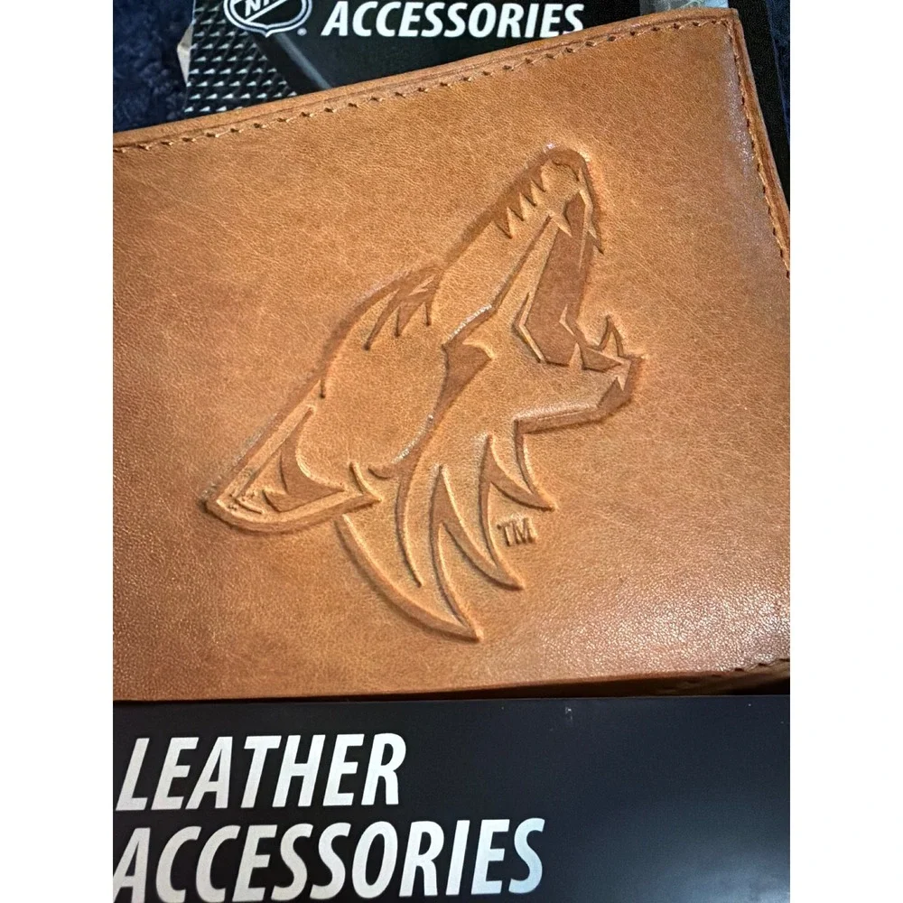NHL Arizona Coyotes Tan Brown Genuine Leather Bifold Wallet in Gift Tin NEW